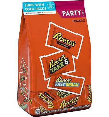 Purchase REESE'S Chocolate Peanut Butter Assortment Snack Size Halloween Candy, Individually Wrapped, 32.06 oz Bulk Party Pack at Amazon.com